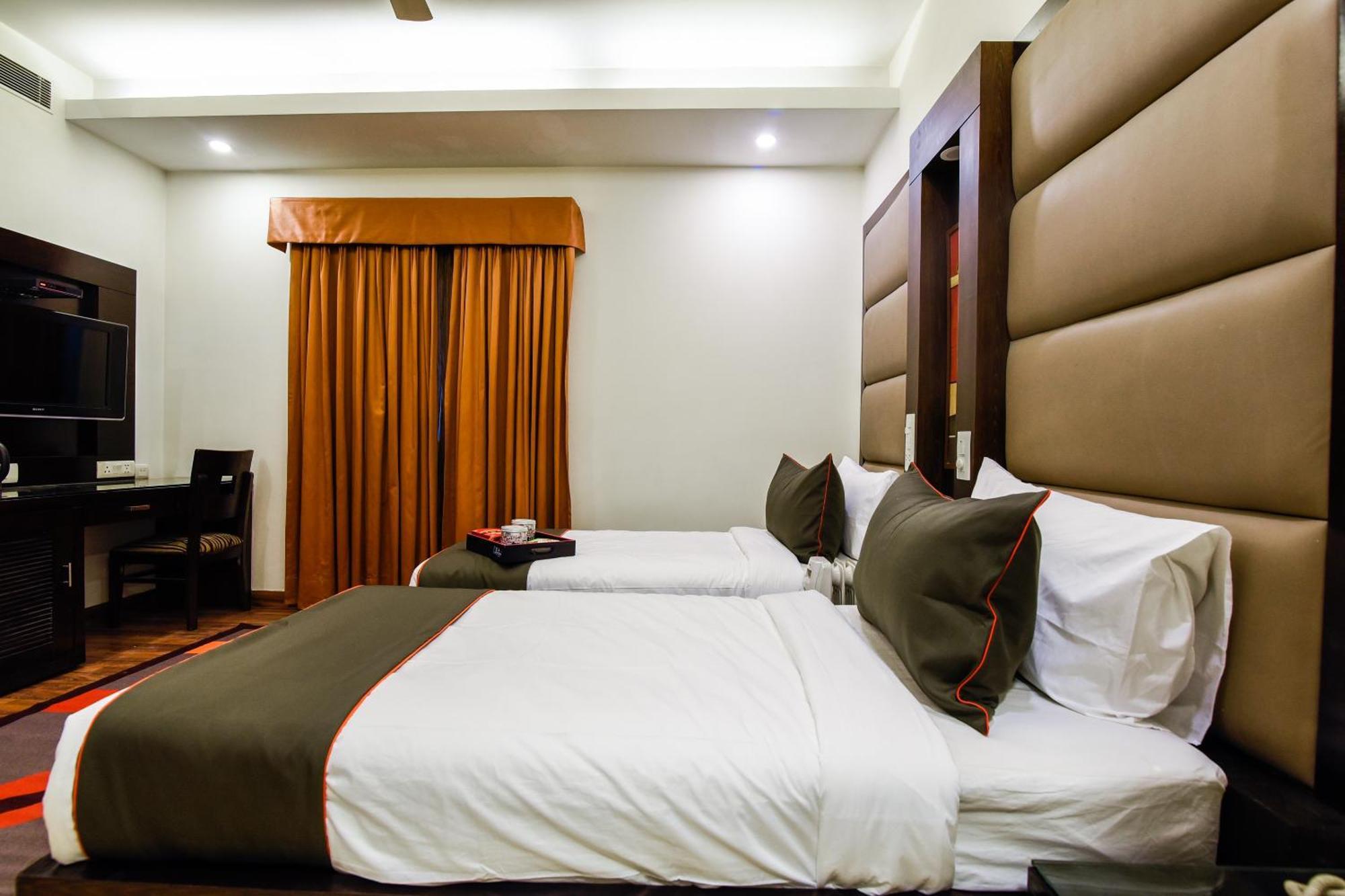 Hotel O Venkata Sai Sadan Mathrusree Nagar Kondapur  Buitenkant foto
