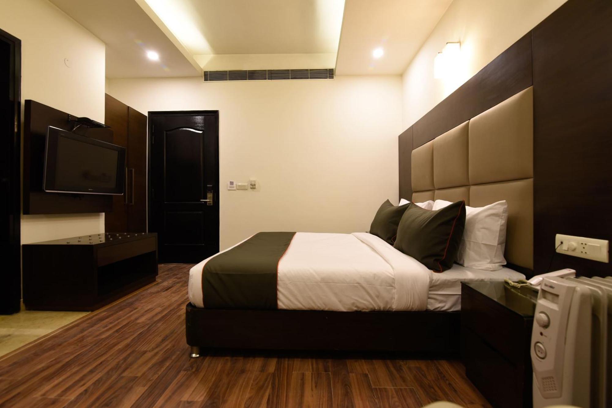 Hotel O Venkata Sai Sadan Mathrusree Nagar Kondapur  Buitenkant foto