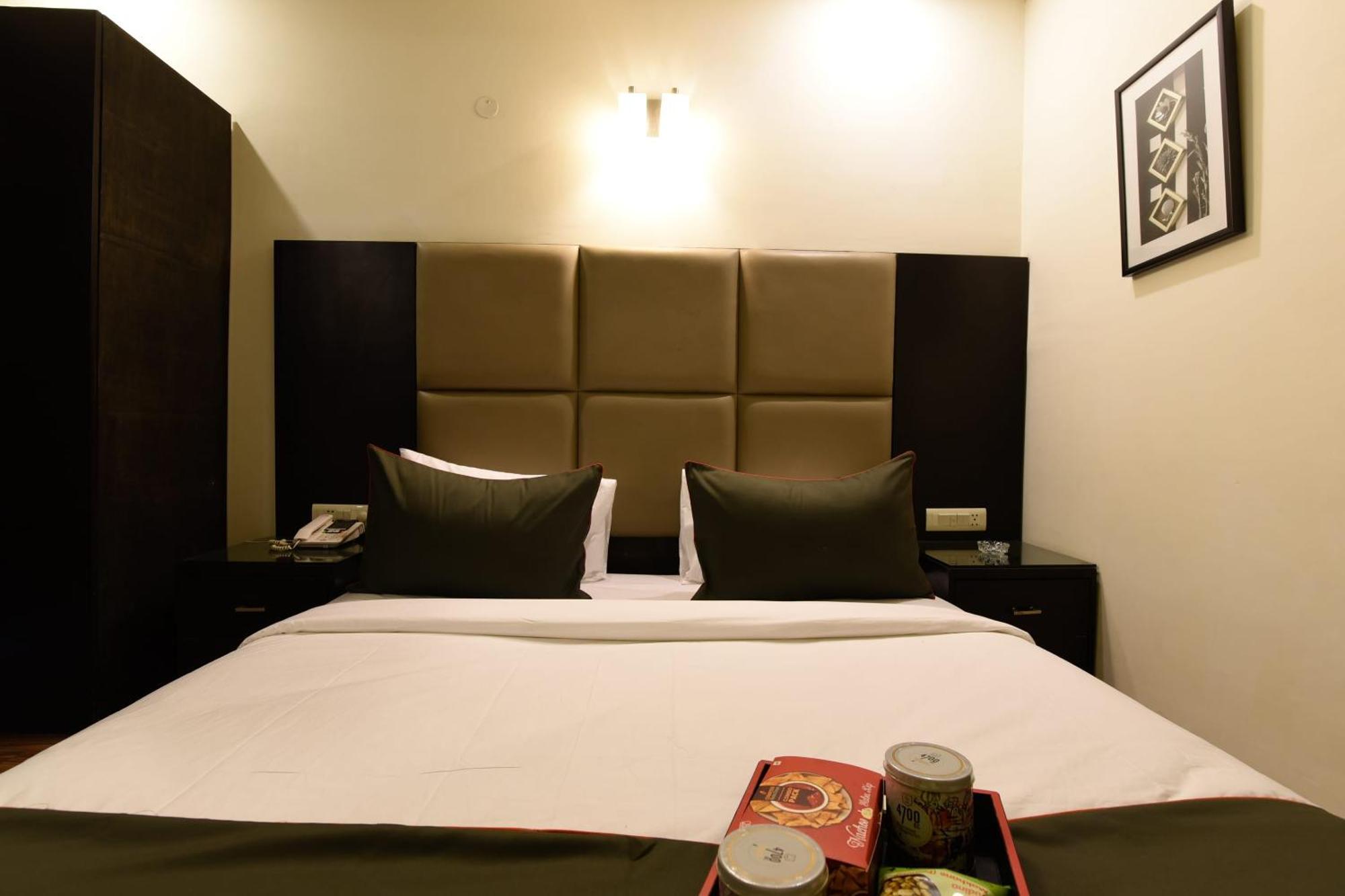 Hotel O Venkata Sai Sadan Mathrusree Nagar Kondapur  Buitenkant foto