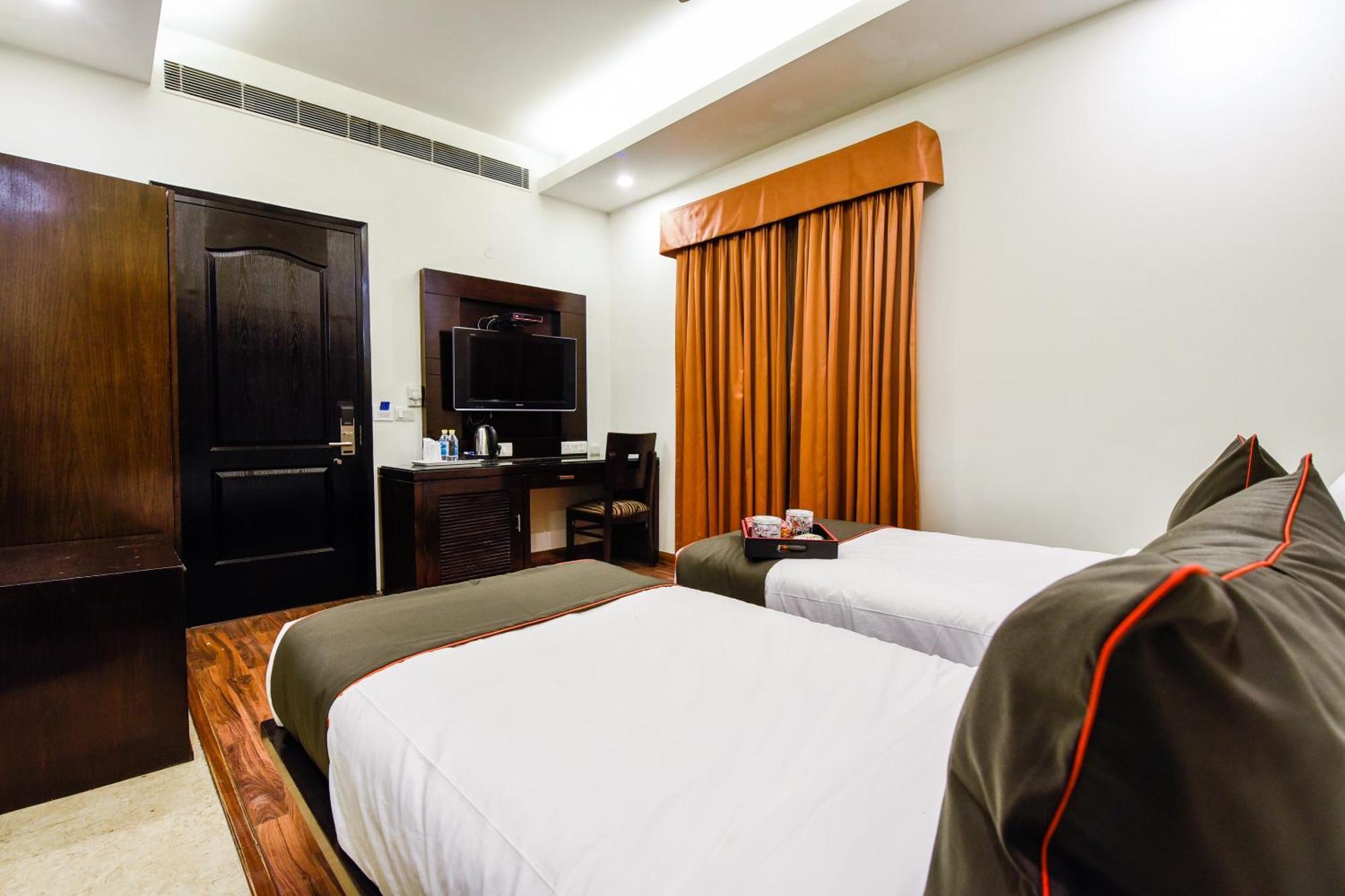 Hotel O Venkata Sai Sadan Mathrusree Nagar Kondapur  Buitenkant foto